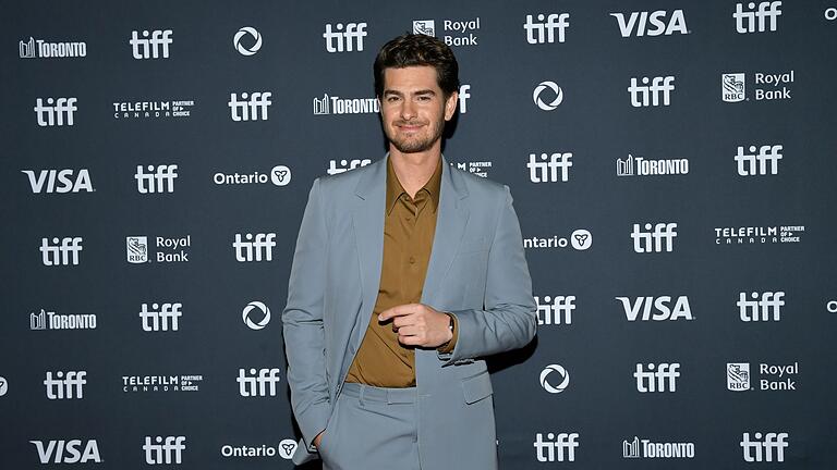 Andrew Garfield       -  Der Schauspieler Andrew Garfield teilt, welche Erkenntnis ihm nach dem Tod seiner Mutter &bdquo;einen der heilsamsten Momente&rdquo; gebracht hat.