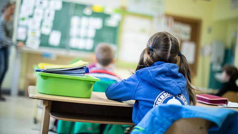 Kinder, die jetzt die vierte Klasse absolvieren, haben in den vergangenen zwei Jahren monatelange Lockdowns, Wechselunterricht sowie quarantänebedingte Klassenschließungen miterlebt.