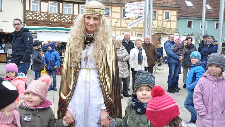 Das Christkind gehört in Stadtlauringen dazu, im Bild im Jahr 2019.