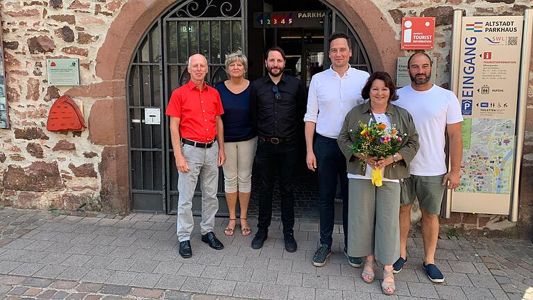 Verabschiedung von Frau Herrmann in den Ruhestand. Auf dem Foto von links: Dieter Daus, Hannelore Etzel, Thomas Funck, Mario Paul, Barbara Herrmann, Thomas Schecher.