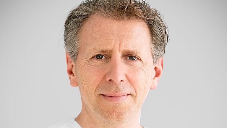 Dr. med. Olaf Anders, ärztlicher Leiter der MVZ-Praxen für Chirurgie und Chefarzt der Orthopädie und Unfallchirurgie am Haus Haßfurt, referiert am 30. September zum Thema Hüftgelenkschmerzen. Dr. med. Olaf Anders, ärztlicher Leiter der MVZ-Praxen für Chirurgie und Chefarzt der Orthopädie und Unfallchirurgie am Haus Haßfurt, referiert am 30. September zum Thema Hüftgelenkschmerzen.