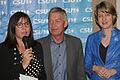 Wahlparty in Wiesenbronn: Barbara Becker (links) gewinnt das Direktmandat für die CSU im Stimmkreis Kitzingen. Ihr Vorgänger im Landtag, Otto Hünnerkopf, und MdB Anja Weisgerber gratulieren.