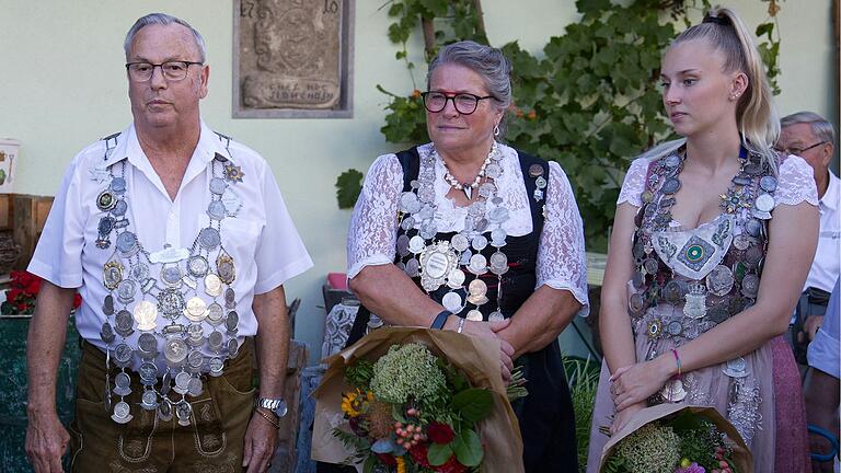 Schützenkönig Dieter Zeiß, Schützenkönigin Annerose Holder und Jugendkönigin Lisa Rauschmeier.