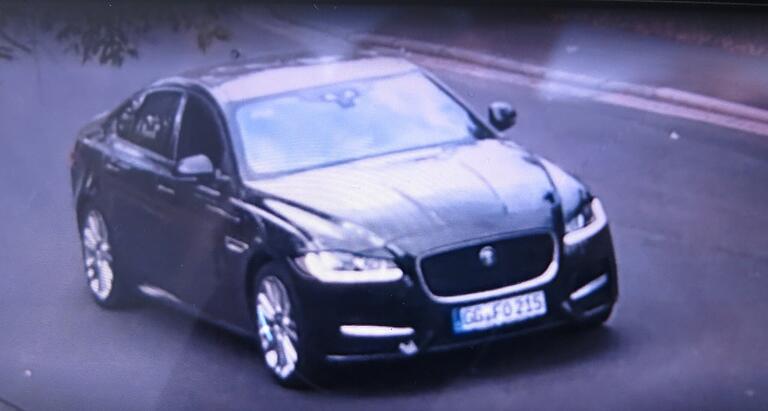 Der Fluchtwagen: ein schwarzer Jaguar XF mit dem Kennzeichen GG-FO 215 Der Fluchtwagen: ein schwarzer Jaguar XF mit dem Kennzeichen GG-FO 215