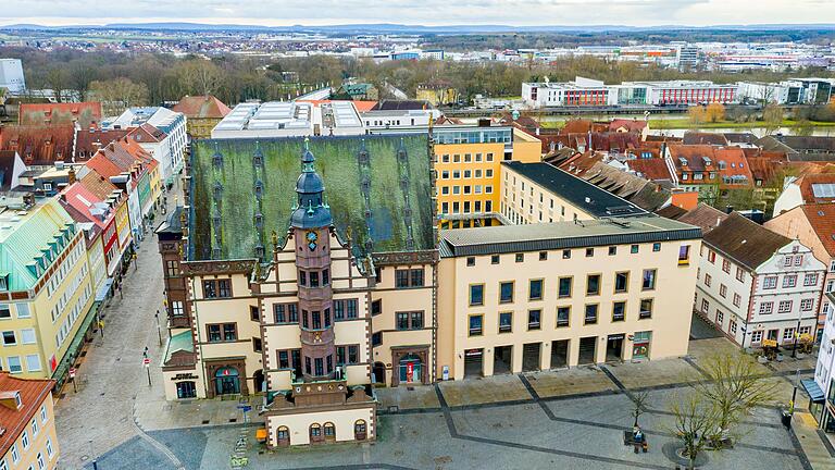 Mit Blick auf die Zukunft hat die Stadtverwaltung einen Sparkurs für den nächsten Haushalt vorgegeben. Mit Blick auf die Zukunft hat die Stadtverwaltung einen Sparkurs für den nächsten Haushalt vorgegeben.