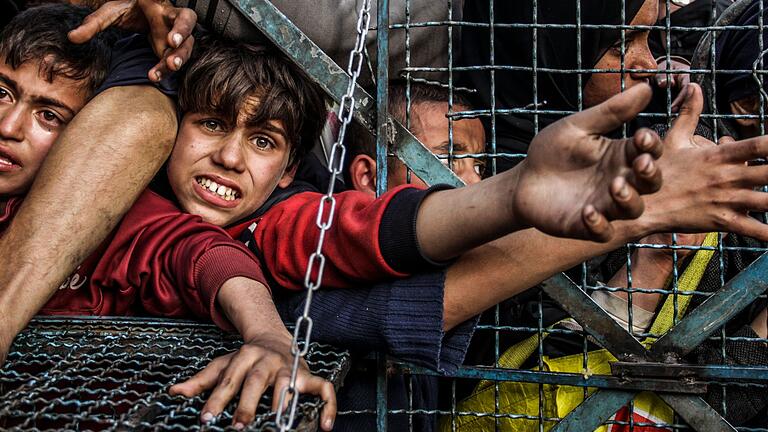 Nahostkonflikt - Gazastreifen - Nach Angaben des UN-Palästinenserhilfswerks UNRWA gelangen zurzeit fast keine Hilfslieferungen in den umkämpften Gazastreifen. Nahostkonflikt - Gazastreifen - Nach Angaben des UN-Palästinenserhilfswerks UNRWA gelangen zurzeit fast keine Hilfslieferungen in den umkämpften Gazastreifen.