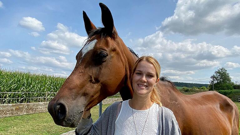 Pferde, Landwirtschaft und Naturheilkunde: Annabel Schnupp lebt ihren Traum vom Landleben in Ostheim.