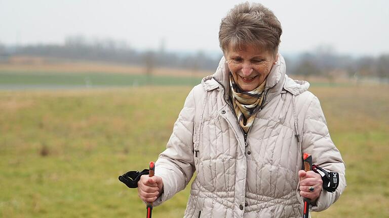 Neben Nordic Walking tanzt Ursula Hirt auch mit Begeisterung. Neben Nordic Walking tanzt Ursula Hirt auch mit Begeisterung.