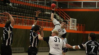 Handball NHV       -  Mit einem 24:22-Sieg gegen die DJK Waldbüttelbrunn startete der MHV Schweinfurt erfolgreich in die Rückrunde der Handball-Bezirksoberliga und bleibt als Tabellendritter weiter aussichtsreich dabei.