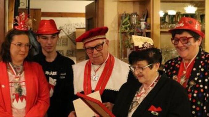 Ehrungen beim Kultur- und Förderverein Gerbrunn (von links): Helga Henkelmann, Bettina Walter, Fabio Walter, Manfred Gorhau, Angelika Arnold (FVF) und Michaela Meyer (zweite&nbsp; Vorsitzende).