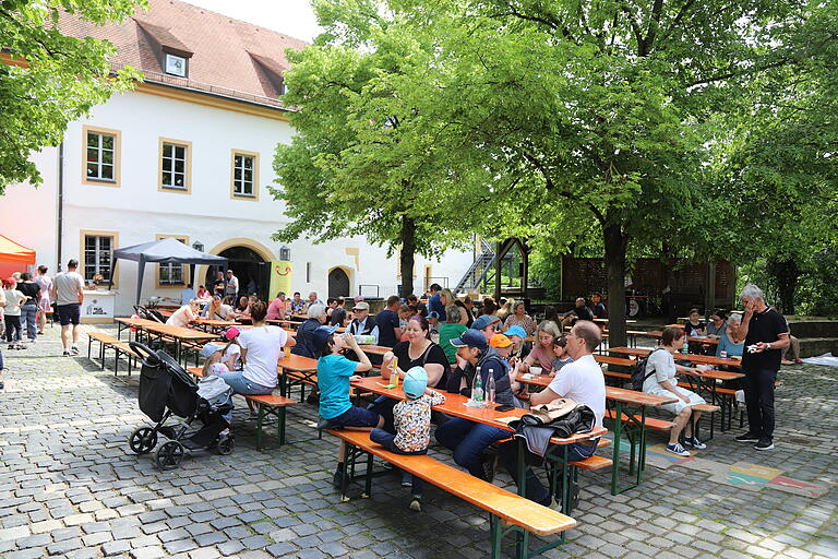 Gut besucht war der 'Tag der tollen Tonne' im Spitalgarten bereits in den ersten Stunden. Gut besucht war der 'Tag der tollen Tonne' im Spitalgarten bereits in den ersten Stunden.