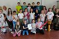 Die Schulfamilie freut sich über die Auszeichnung zur »Musikbegeisterten Grundschule«.