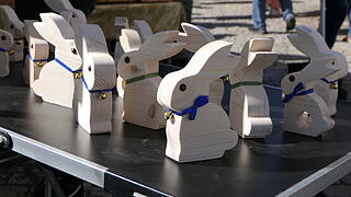 Auf dem Markt war auch der Osterhase allgegenwärtig.