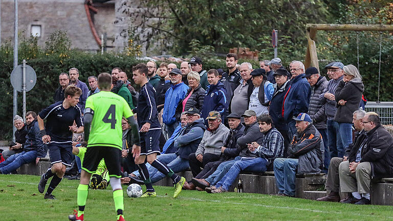 Die vor der Saison neu gegründete SG Sommerhausen/Winterhausen bezwingt den TSV Rottenbauer mit 4:1.