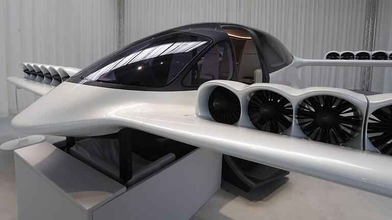Lilium-Jet       -  Bei der geplanten Rettung des Elektroflugzeug-Herstellers Lilium spielt ein slowakischer Batterieunternehmer eine wichtige Rolle. (Archivbild)