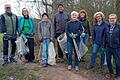 Das Team der BN Ortsgruppe beim Müllsammeln am Erlenbach.