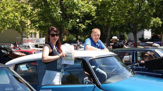 Nathalie Michele und ihr Onkel Michael Hümpfner aus Sulzthal gehören zu den gerade einmal fünf Fahrzeug-Besatzungen aus dem Landkreis Bad Kissingen bei der 'Sachs Franken Classic'. Foto: Ralf Ruppert       -  Nathalie Michele und ihr Onkel Michael Hümpfner aus Sulzthal gehören zu den gerade einmal fünf Fahrzeug-Besatzungen aus dem Landkreis Bad Kissingen bei der 'Sachs Franken Classic'. Foto: Ralf Ruppert