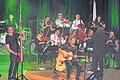 Unplugged-Rocker mit Streicherensemble: Die Bayreuther Band Huebnotix feierte in der ausverkauften Stadthalle in Haßfurt die Premiere ihrer &bdquo;Huebnotix & Strings-Tour&ldquo;.