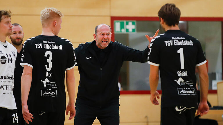 Zuletzt beim TSV Eibelstadt, fortan beim VC Eltmann an der Seitenlinie: Tado Karlovic folgt auf Marco Donat. Zuletzt beim TSV Eibelstadt, fortan beim VC Eltmann an der Seitenlinie: Tado Karlovic folgt auf Marco Donat.