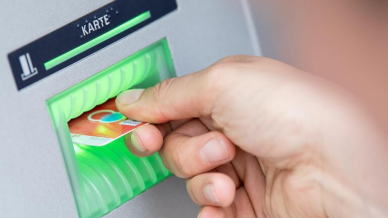 Weil Geldtransport-Firmen in den vergangenen Tagen im Warnstreik waren, wurde an manchen Geldautomaten das Bargeld knapp.