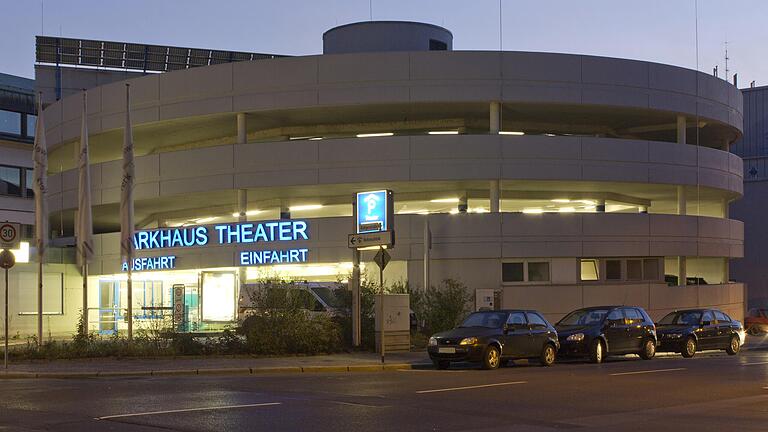 Die Garage neben dem Mainfranken Theater soll um vier beziehungsweise fünf Geschosse aufgestockt werden. Am Mittwoch entscheidet der Bau- und Ordnungsausschuss über eine Bauvoranfrage des Bauherrn.