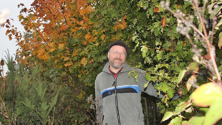 Für Förster Achim Volkamer ist der Wald der schönste Arbeitsplatz der Welt. Für Förster Achim Volkamer ist der Wald der schönste Arbeitsplatz der Welt.