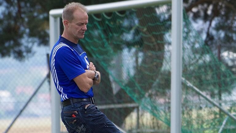 Frank Hartmann (links, Archivbild) trainiert in der neuen Saison den A-Klasssisten SG Irmelshausen I/Heberstadt II.