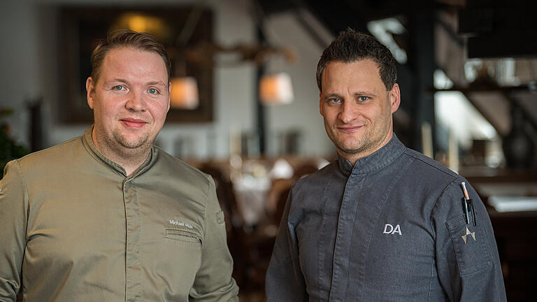 Dirk Abel (rechts) ist Küchendirektor im Fünf-Sterne-Resort, Michael Hübl Küchenchef. Dirk Abel (rechts) ist Küchendirektor im Fünf-Sterne-Resort, Michael Hübl Küchenchef.