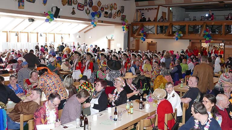 Voll besetzt war die Oskar-Herbig-Halle in Mellrichstadt bei der Prunksitzung der Lebenshilfe am Sonntag.