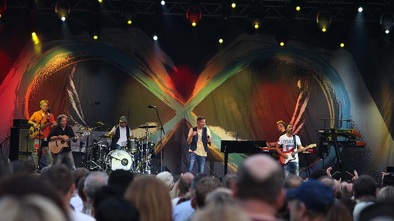 Der Funke von Pur sprang 2016 in Bad Brückenau sofort auf die Fans über.