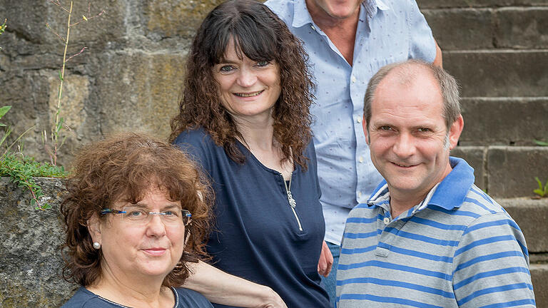 Das Team der Ehe-, Familien- und Lebensberatung der Diözese Würzburg in Bad Neustadt (von links): Ute Breitenbach-Maier (Leitung), Brigitte Stäblein, Edgar Enders (oben) und Ulrich Emge. Das Foto wurde vor Corona aufgenommen. Das Team der Ehe-, Familien- und Lebensberatung der Diözese Würzburg in Bad Neustadt (von links): Ute Breitenbach-Maier (Leitung), Brigitte Stäblein, Edgar Enders (oben) und Ulrich Emge. Das Foto wurde vor Corona aufgenommen.