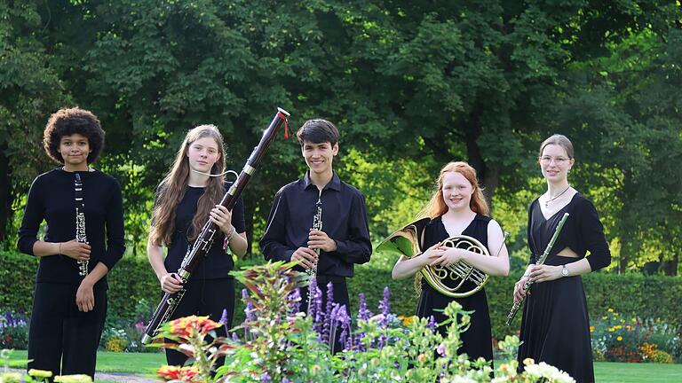 In der Klosterkirche, im Kreuzgang und im Josephsaal: Das Wandelkonzert des Kammermusikkurses des Vereins Jeunesses Musicales Deutschland findet am Samstag, 10. August, ab 12 Uhr an drei verschiedenen Orten im Kloster Bronnbach statt.