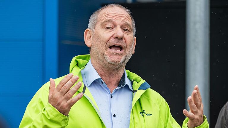 Vom Theater auf die politische Bühne: Bernhard Stengele, Umweltminister von Thüringen, bei einer Veranstaltung der Grünen in der Rhön.