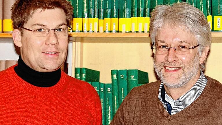 Die Professoren Martin Stadler (links) und Guido Fackler in der Residenz, wo die Ägyptologen der Uni Würzburg untergebracht sind.