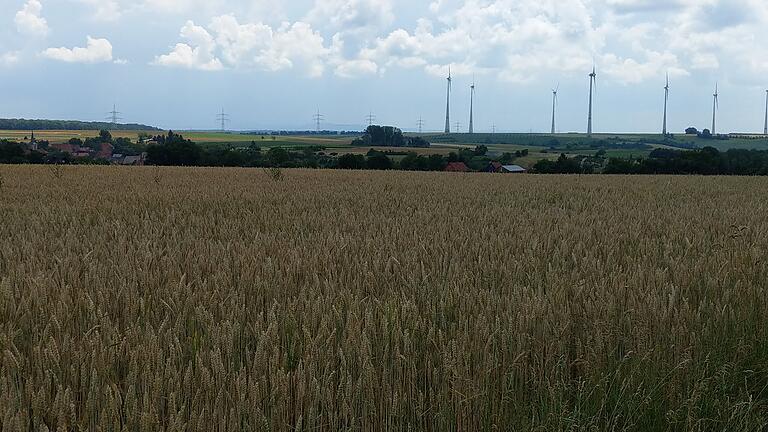 Lindelbach sieht Ortsbild und Lebensqualität durch Neuanlagen von Photovoltaik und Steinbruch bedroht.