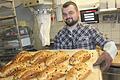 Hausgemachte Butterstollen sind eine Spezialität. Bäckermeister Markus Gürsching weiß, wie sie besonders lecker schmecken.