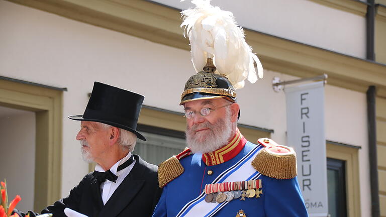 Prof. Max Littmann (Architekt) mit Ludwig III. (rechts), bislang gespielt von Ludwig Büchner - Prof. Max Littmann (Architekt) mit Ludwig III. (rechts), bislang gespielt von Ludwig Büchner Prof. Max Littmann (Architekt) mit Ludwig III. (rechts), bislang gespielt von Ludwig Büchner - Prof. Max Littmann (Architekt) mit Ludwig III. (rechts), bislang gespielt von Ludwig Büchner