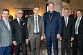 Helmut Flachenecker von der Forschungsstelle Deutscher Orden der Uni Würzburg, Deutschland-Balleimeister Thomas Jünger, OB Christian Schuchardt, der Hochmeister des Deutschen Ordens Frank Bayard, MdB Paul Lehrieder und der stellvertretende deutsche Balleimeister Simon Kuttenkeuler (von links) beim Empfang im Wenzelsaal.&nbsp;