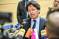 Urteilsverkündung im sogenannten Facebookprozeß am Landgericht Würzburg. Der Anwalt Chan-Jo Jun und der Sprecher des Gerichts Tobias Knahn kommentieren das Urteil nach der Verkündung.