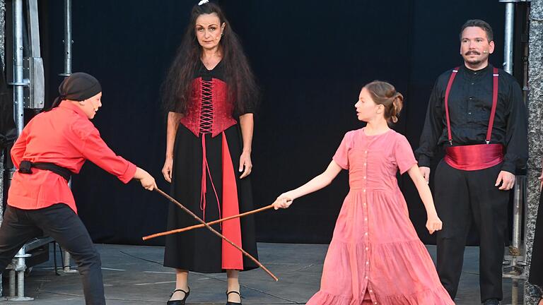 Der Auftritt vor großem Publikum bei der Premiere des Musicals 'Zorro'. Der Auftritt vor großem Publikum bei der Premiere des Musicals 'Zorro'.