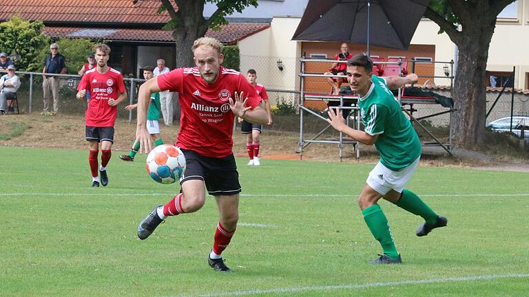 FTS-Torjäger Dominik Popp traf beim 1:0-Sieg gegen Frammersbach erneut. Die Freien Turner sind nun neuer Tabellenführer der Landesliga Nordwest.