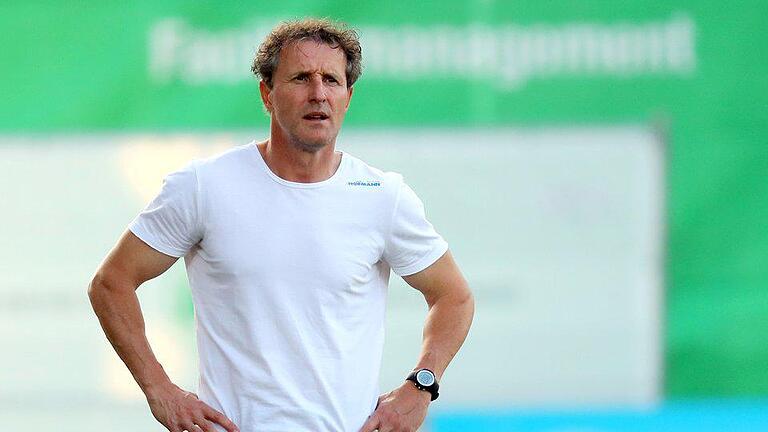 Trennung       -  Trainer Janos Radoki muss in Fürth gehen.