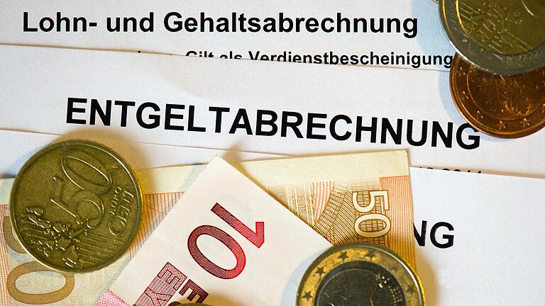 Mit einer gefälschten Gehaltsabrechnung wollte sich ein 20 Jahre alter Mann aus Bamberg bei einer Bank einen Kredit erschleichen. Das klappte nicht, die Bank bemerkte den Betrug und zeigte ihn an. Nun stand er deswegen vor Gericht.&nbsp;