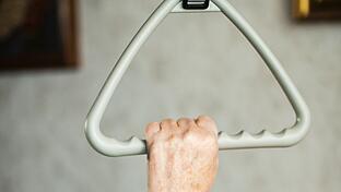 Was tun bei schweren Fällen? Kurzfristig einen Pflegeplatz zu bekommen, ist schon schwer, für Betroffene mit Übergewicht erst recht.
