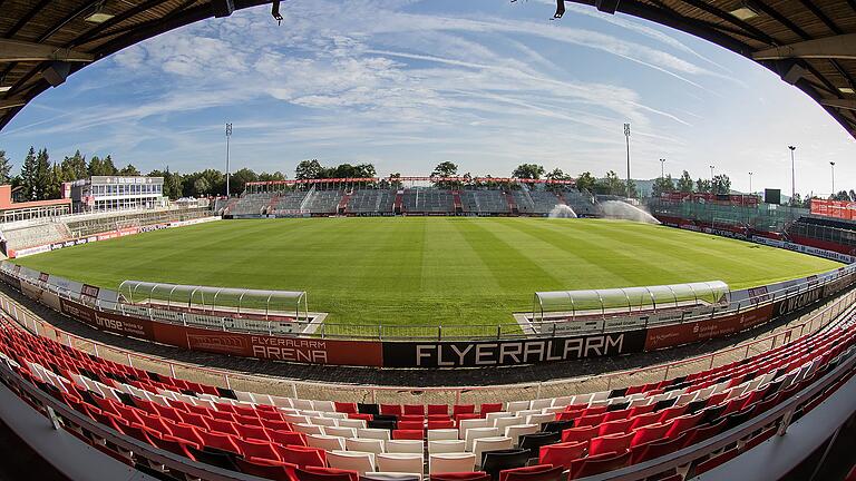 Fünf Kickers-Heimspiele am Dallenberg fallen unter das Veranstaltungsverbot der bayerischen Staatsregierung. Fünf Kickers-Heimspiele am Dallenberg fallen unter das Veranstaltungsverbot der bayerischen Staatsregierung.