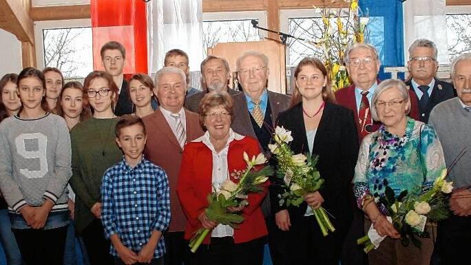 Dank und Anerkennung: Im Rahmen des Neujahrsempfangs in Zell ehrte Bürgermeisterin Anita Feuerbach (CSU) zahlreiche Bürger. Dank und Anerkennung: Im Rahmen des Neujahrsempfangs in Zell ehrte Bürgermeisterin Anita Feuerbach (CSU) zahlreiche Bürger.