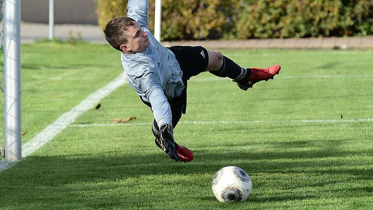 Er sucht nach einem Stadionsprecher für den SV Herschfeld: Abteilungsleiter Robin Dieterich (im Bild). Er sucht nach einem Stadionsprecher für den SV Herschfeld: Abteilungsleiter Robin Dieterich (im Bild).