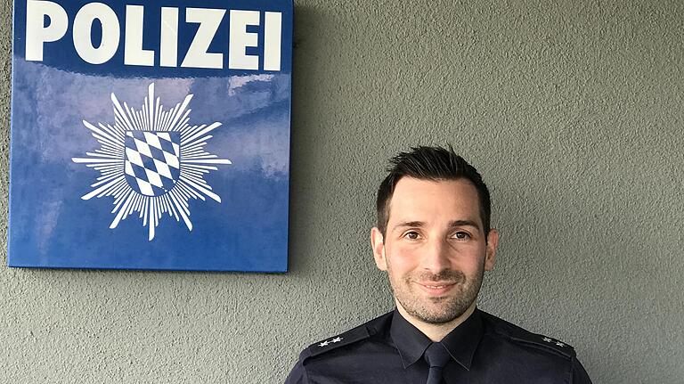 Polizeioberkommissar Dominik Fertig ist stellvertretender Dienststellenleiter der Verkehrspolizeiinspektion Würzburg-Biebelried. Polizeioberkommissar Dominik Fertig ist stellvertretender Dienststellenleiter der Verkehrspolizeiinspektion Würzburg-Biebelried.