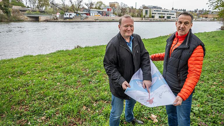 Sie plädieren für eine neue dritte Mainbrücke: Di­p­lom-In­ge­ni­eur Christian Rehrmann vom Ingenieurbüro Nippert-Rehrmann (links) und Axel Schöll, Kreisvorsitzender des Handelsverbandes in Schweinfurt, brachten den Vorschlag in der Kommunalpolitik ein.