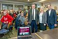 Was kann man gegen den 'Dritten Weg' in Schweinfurt tun: Die Landtagsabgeordneten Volkmar Halbleib (SPD, links) und Paul Knoblach (Grüne, rechts) hatten gemeinsam mit Sorya Lippert (CSU), Bürgermeisterin der Stadt Schweinfurt, eine überparteiliche Informationsveranstaltung zum Thema Rechtsextremismus organisiert.